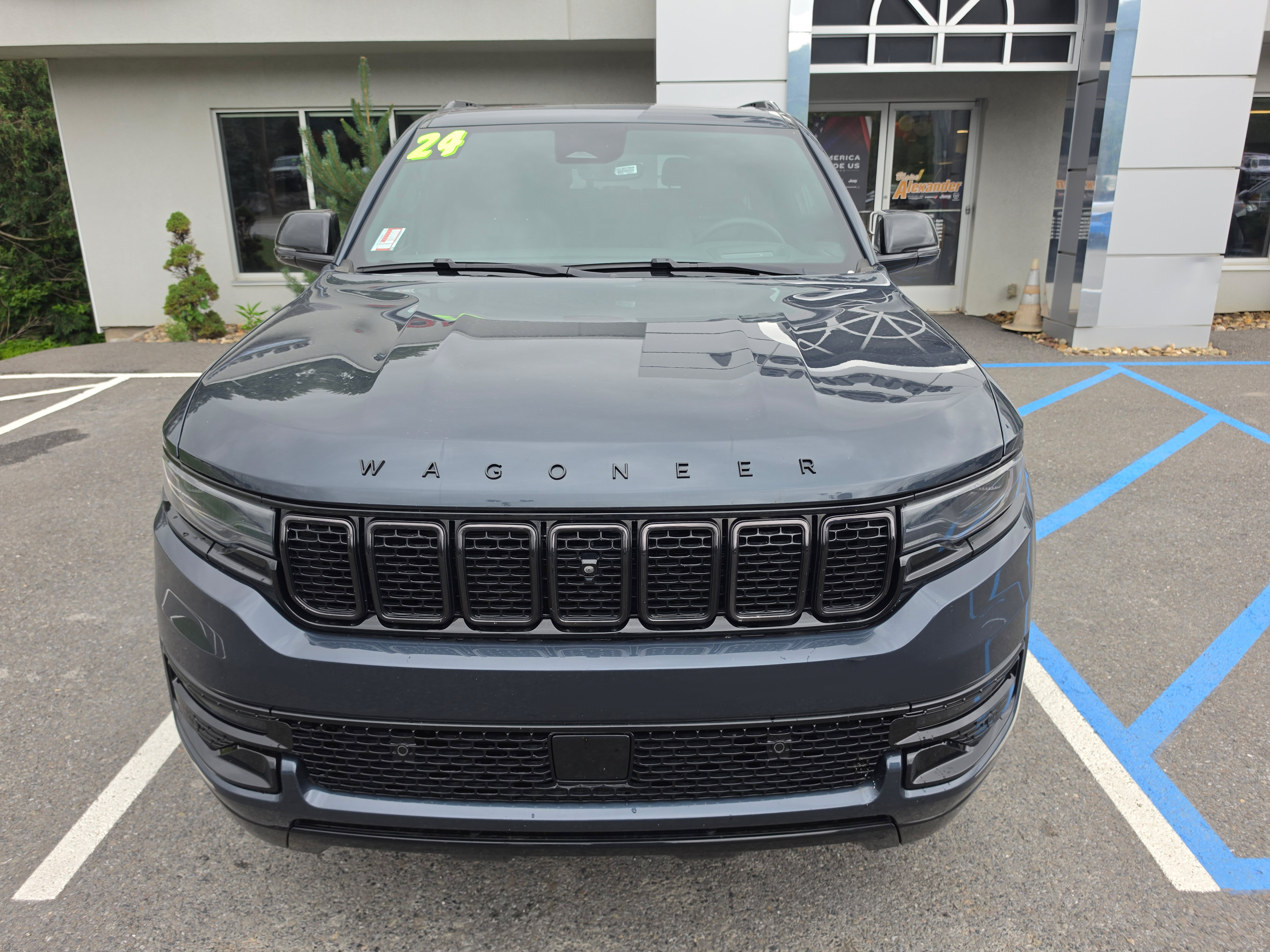 Used 2024 Jeep Wagoneer Series II w/ Convenience Group I AWD/4WD image 9