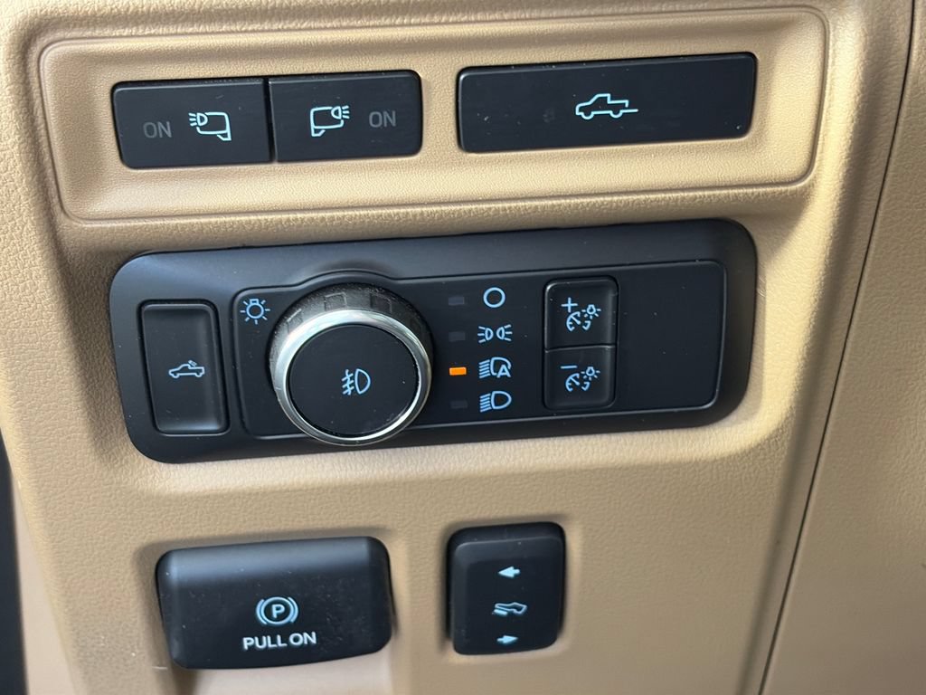 Used 2022 Ford F150 Lariat w/ Equipment Group 502A High AWD/4WD image 25