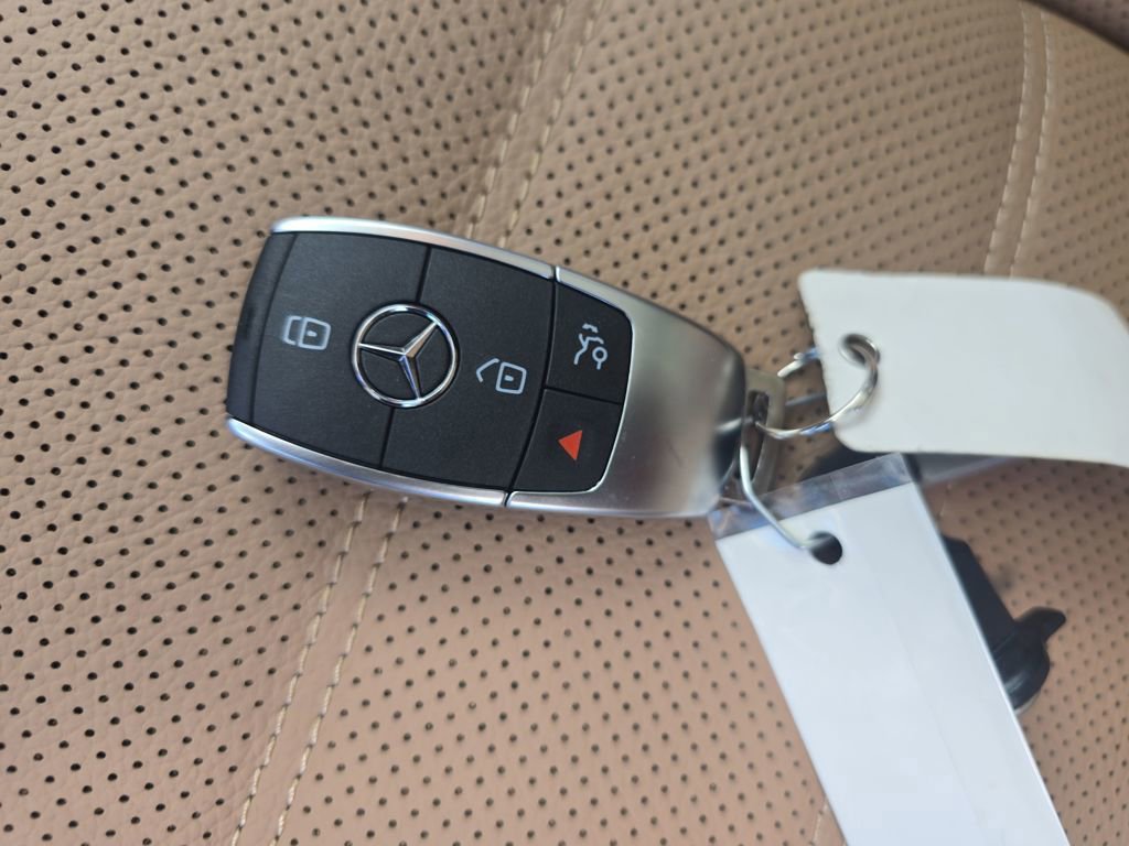 New 2026 Mercedes-Benz GLS 450 4MATIC image 29