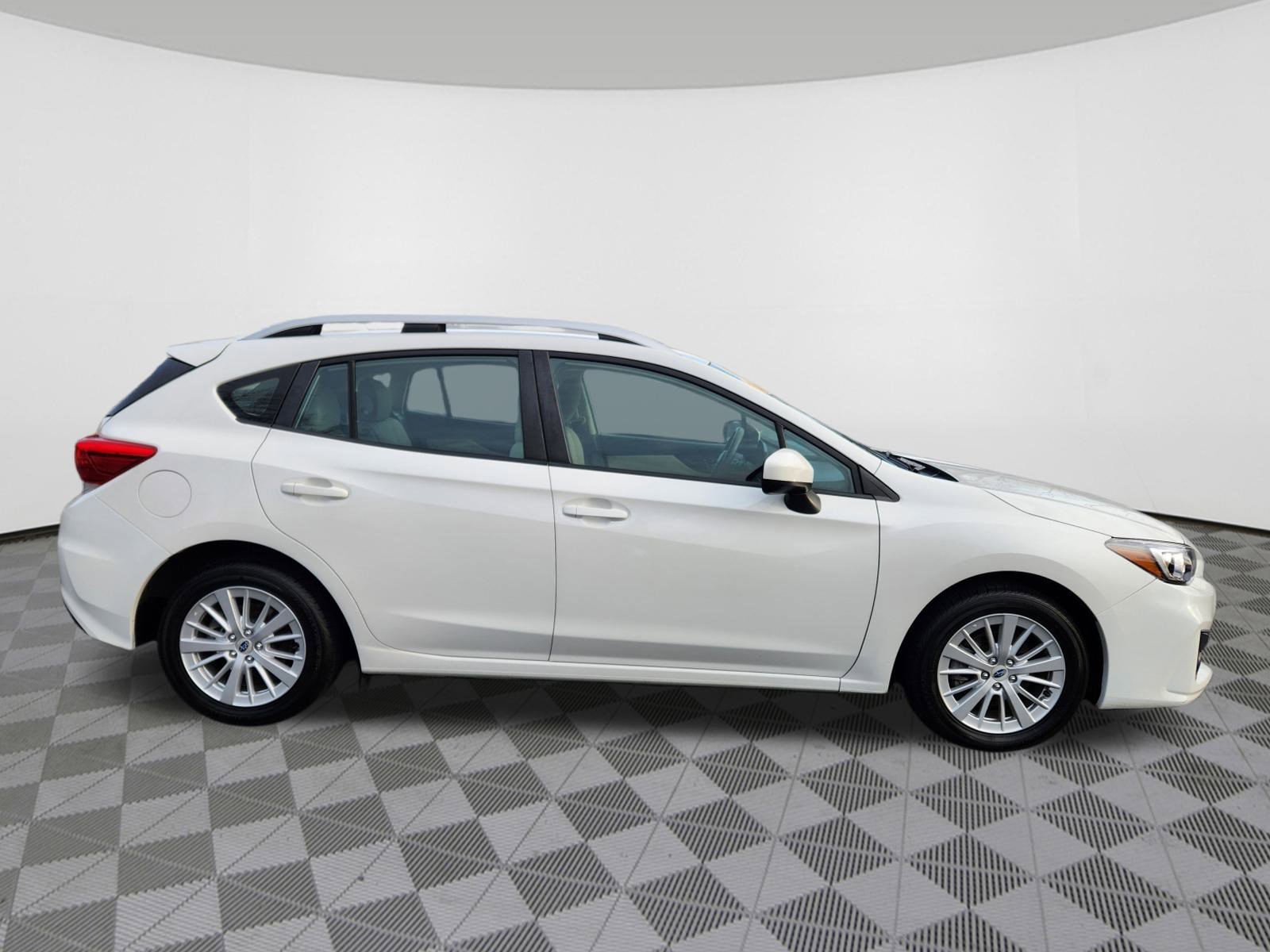 Used 2018 Subaru Impreza 2.0i Premium w/ Eyesight & BSD & Rcta image 6