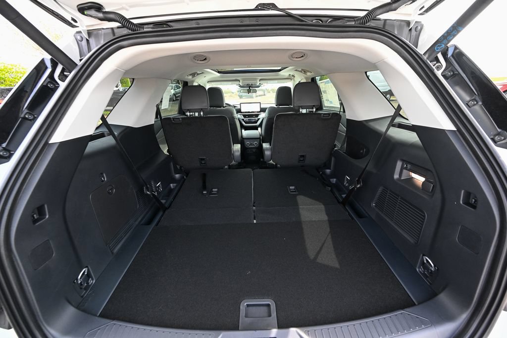 New 2026 Ford Explorer Active w/ Active Comfort Package AWD/4WD image 13