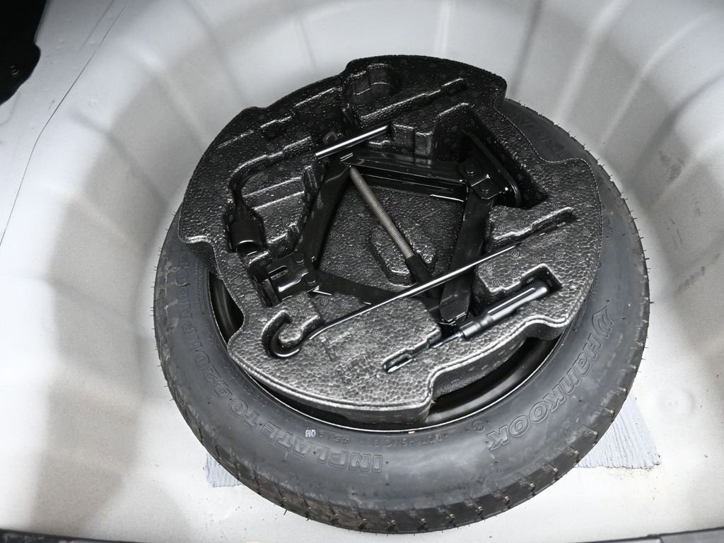 Used 2020 Hyundai Elantra SE w/ Cargo Package (C1) image 22