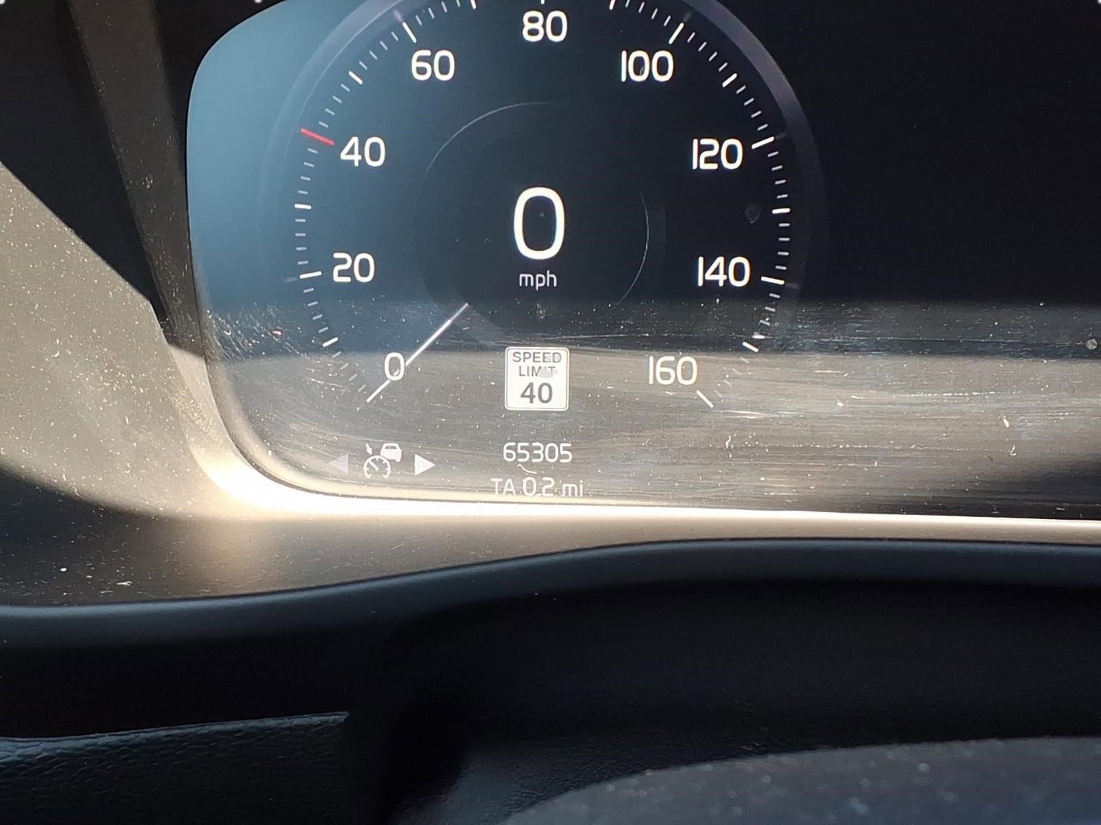 Used 2019 Volvo XC40 T5 R-Design image 24