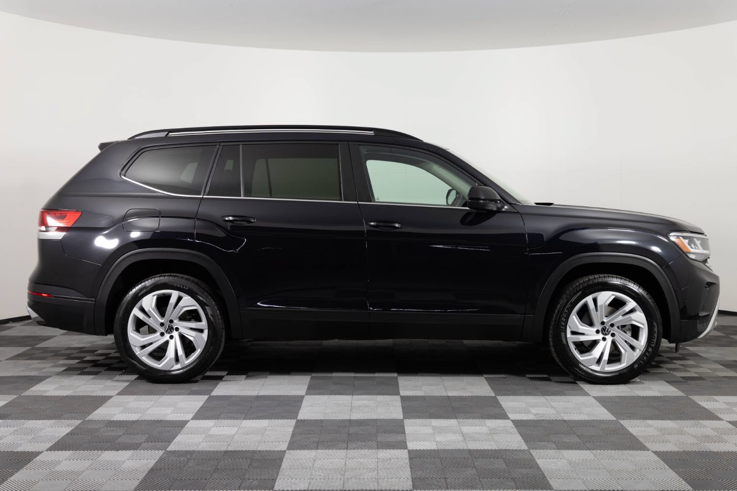 Used 2021 Volkswagen Atlas SE AWD/4WD image 9