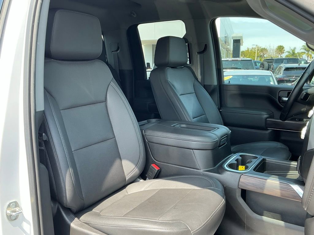 Used 2022 GMC Sierra 2500 SLT w/ SLT Premium Package image 18