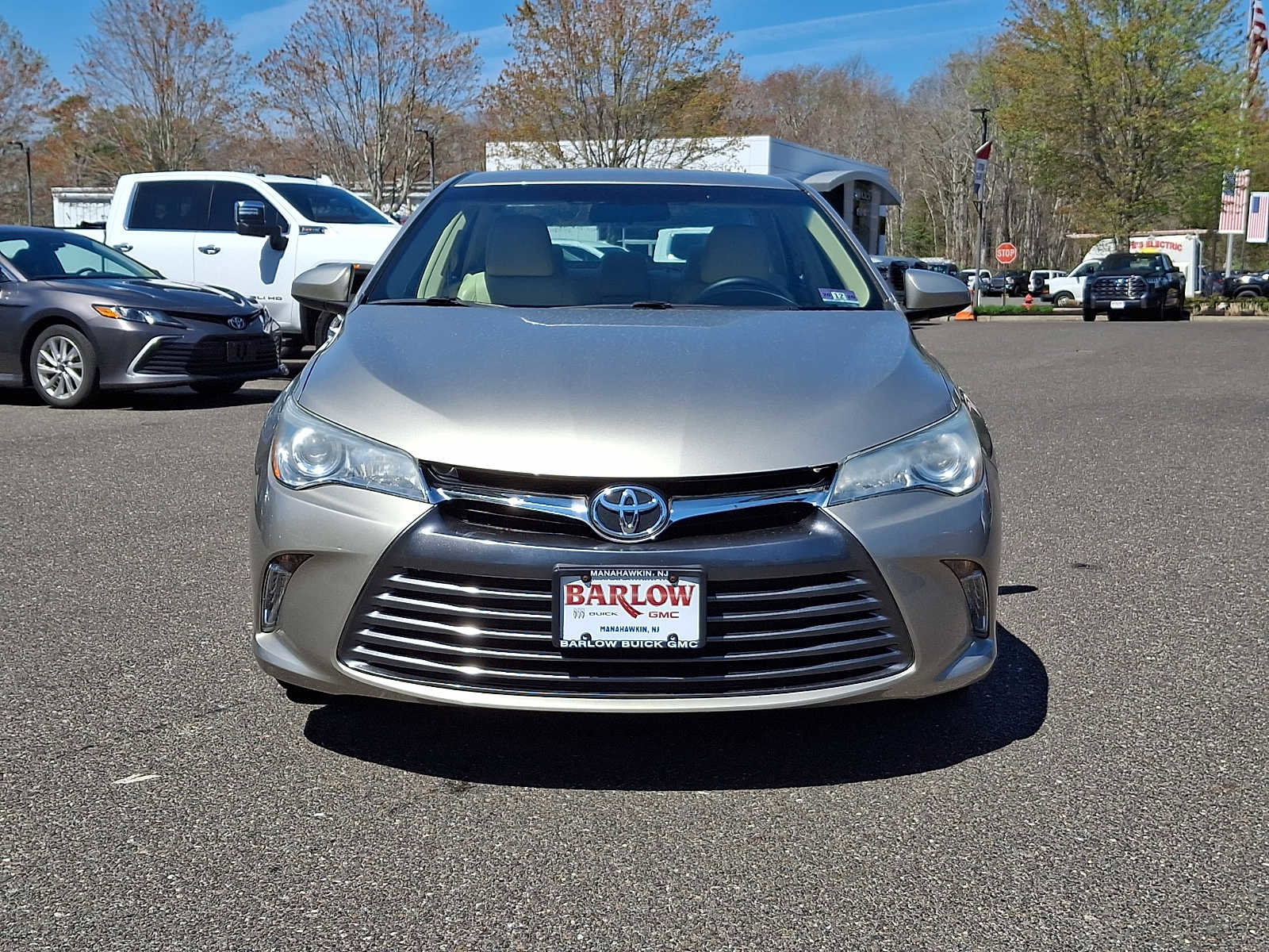 Used 2016 Toyota Camry XLE FWD image 2