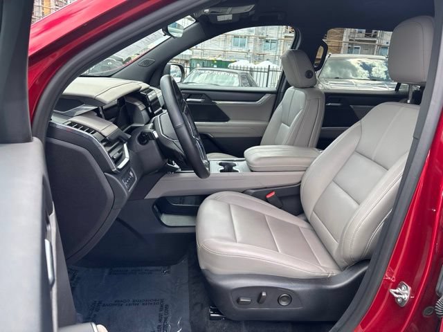 Used 2026 GMC Acadia Elevation w/ Elevation Premium Package AWD/4WD image 14