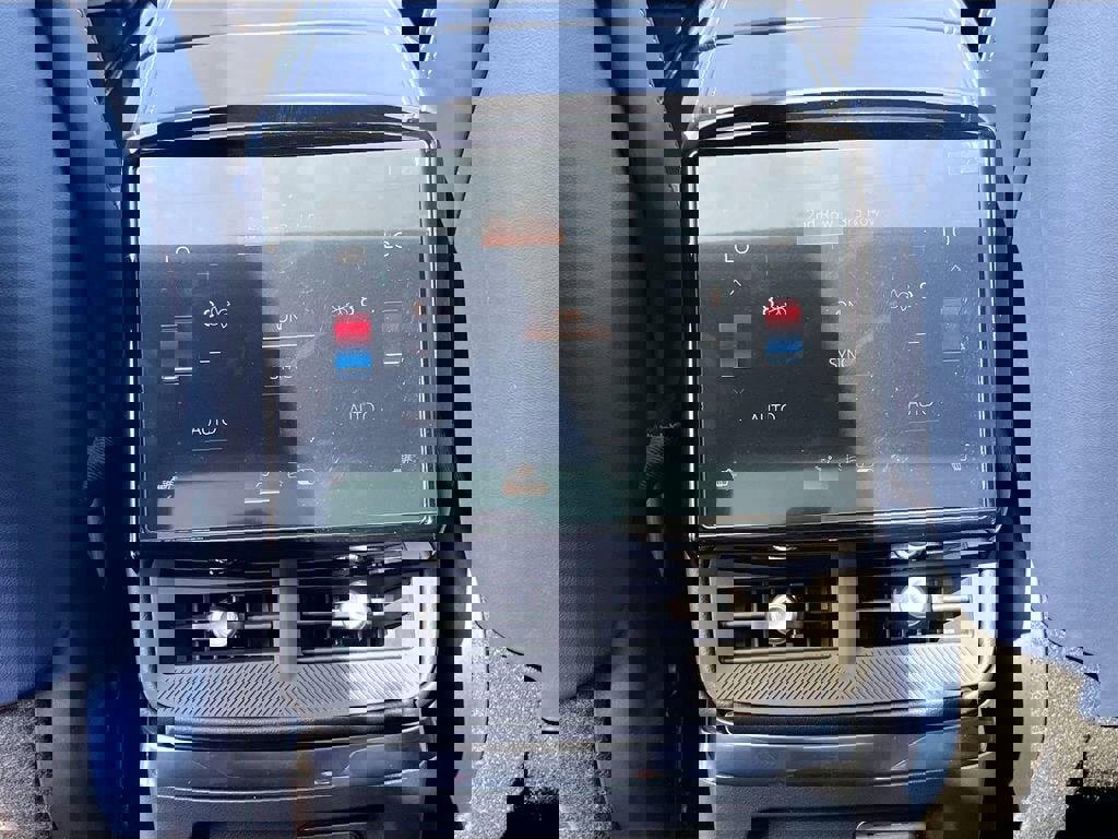 New 2026 Cadillac Vistiq Premium Luxury w/ LPO, Floor Liner Package image 27