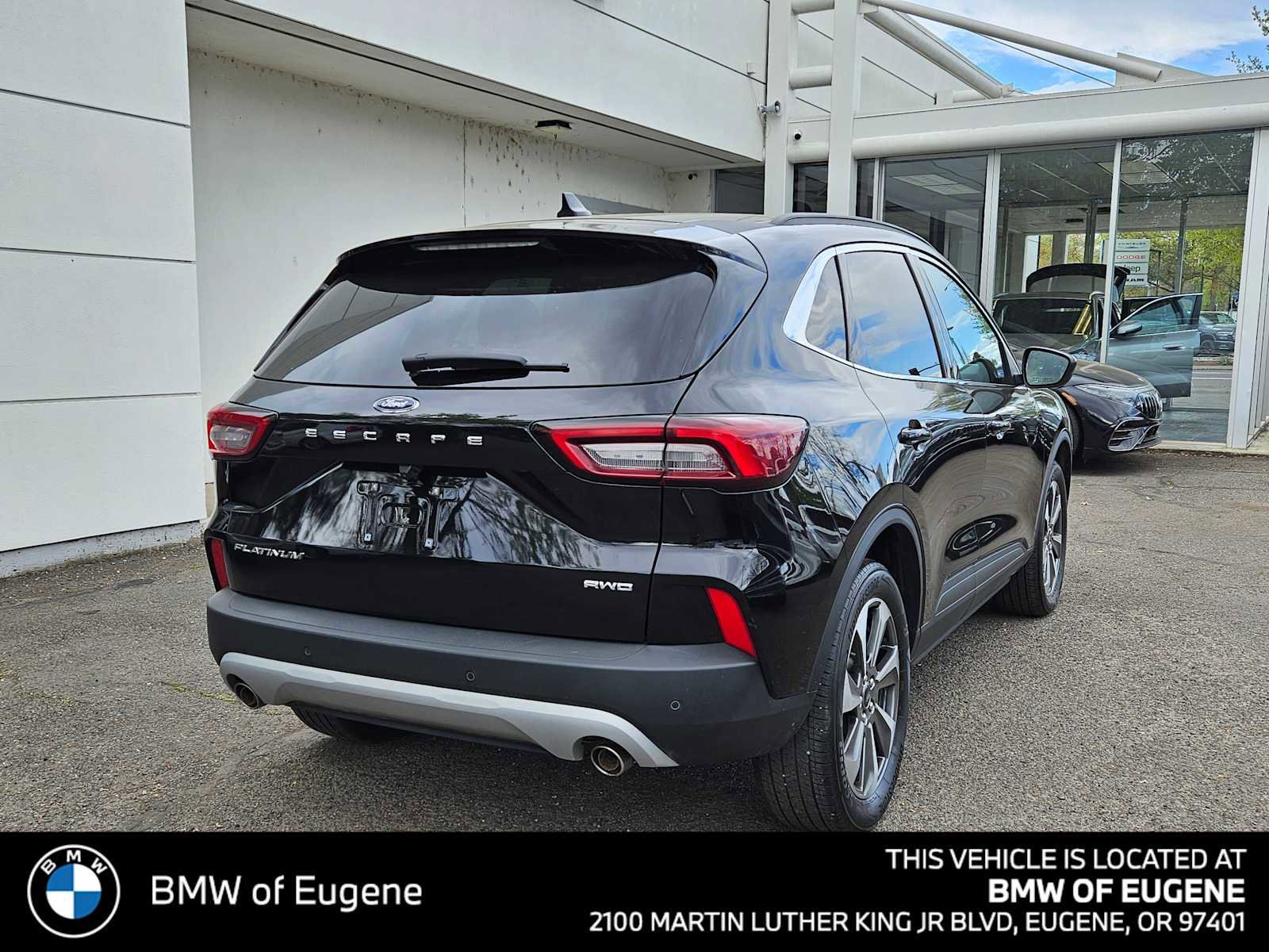 Used 2024 Ford Escape Platinum AWD/4WD image 3