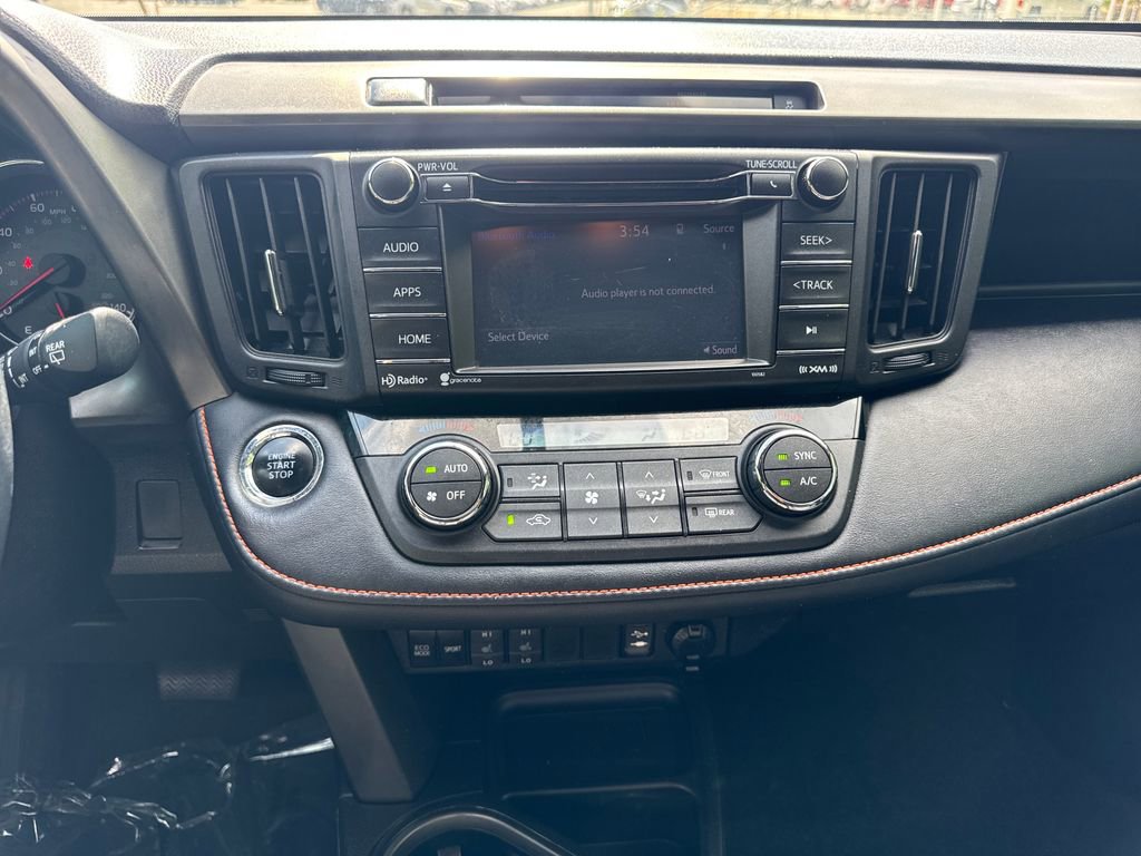 Used 2016 Toyota RAV4 SE FWD image 19