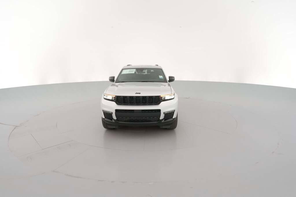 New 2025 Jeep Grand Cherokee L Limited w/ Black Appearance Package image 2