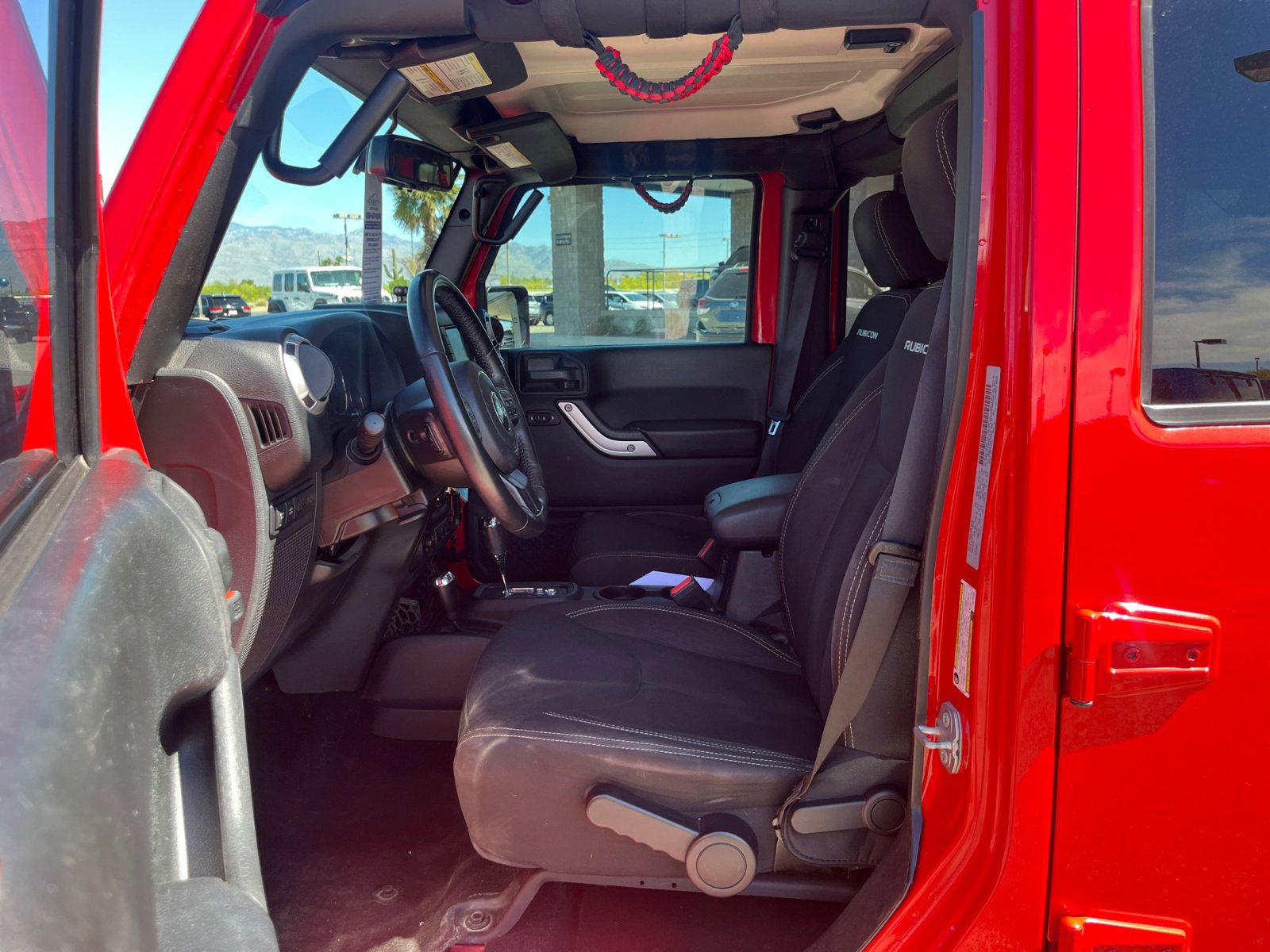 Used 2017 Jeep Wrangler Unlimited Rubicon w/ Connectivity Group image 14