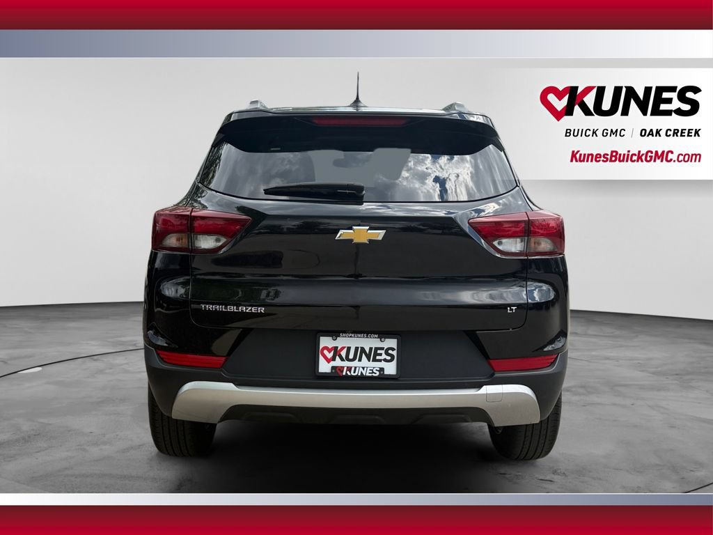 Used 2022 Chevrolet TrailBlazer LT FWD image 9