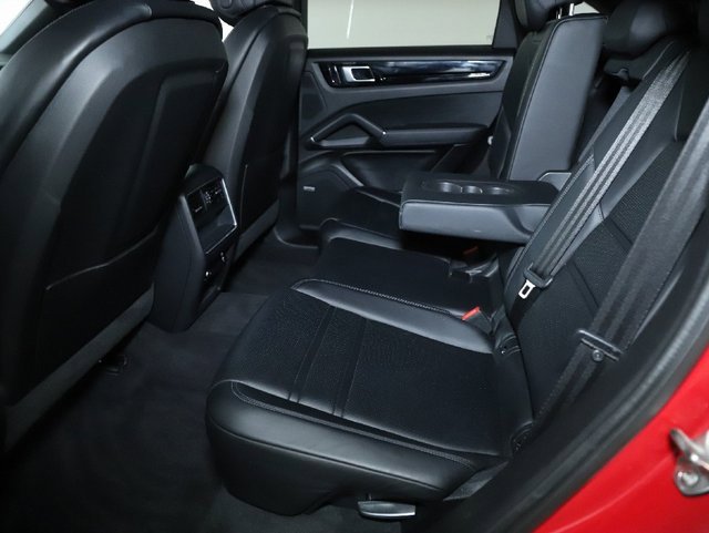 Used 2021 Porsche Cayenne Coupe image 29
