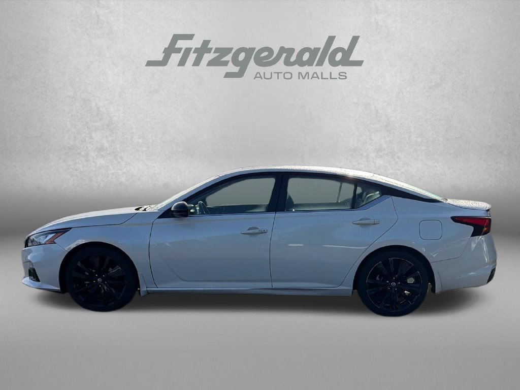Used 2022 Nissan Altima 2.5 SR w/ Midnight Edition Package FWD image 5