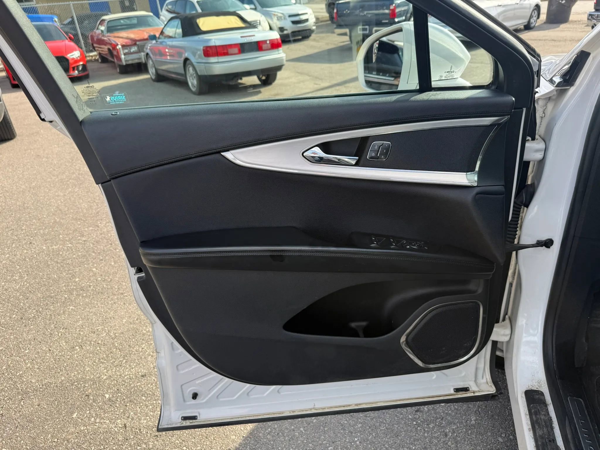 Used 2017 Lincoln MKX Premiere image 13