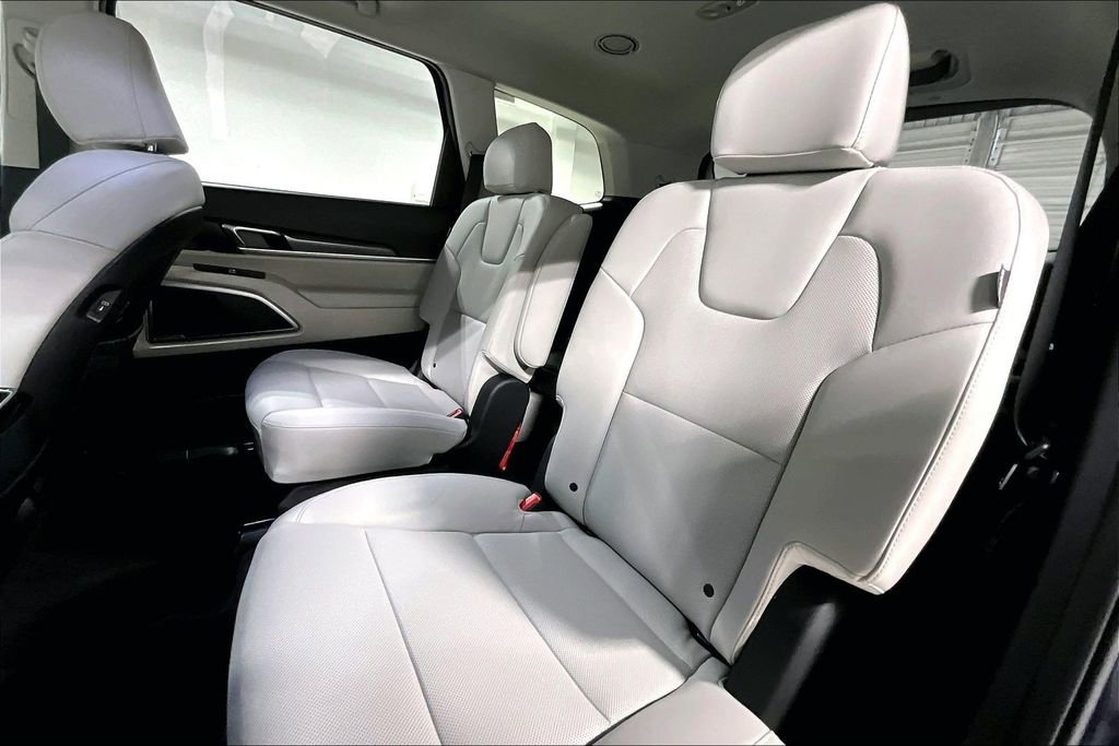 New 2025 Kia Telluride S image 26