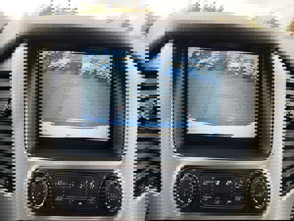 Used 2019 GMC Yukon XL SLE w/ SLE Value Package image 14