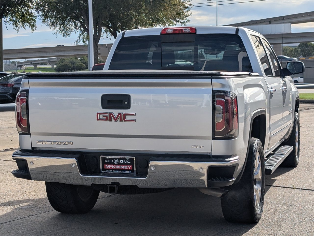 Used 2017 GMC Sierra 1500 SLT w/ Texas SLT Premium Package AWD/4WD image 4
