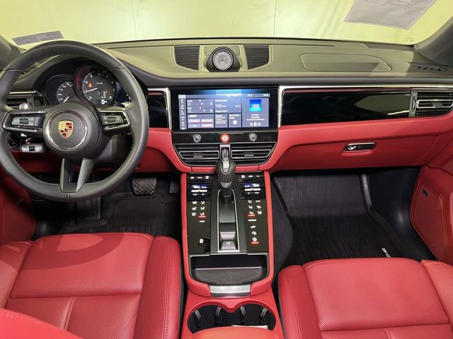 Certified 2025 Porsche Macan image 26