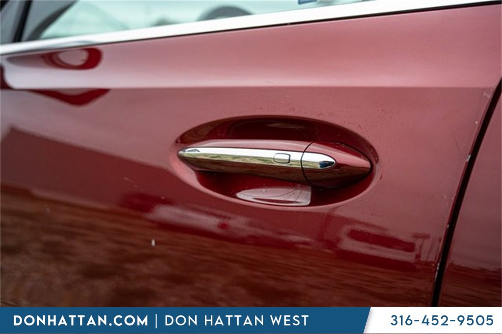 Used 2023 Buick Envision Essence image 28
