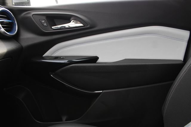 Used 2025 Chevrolet Trax LT w/ Driver Confidence Package image 15