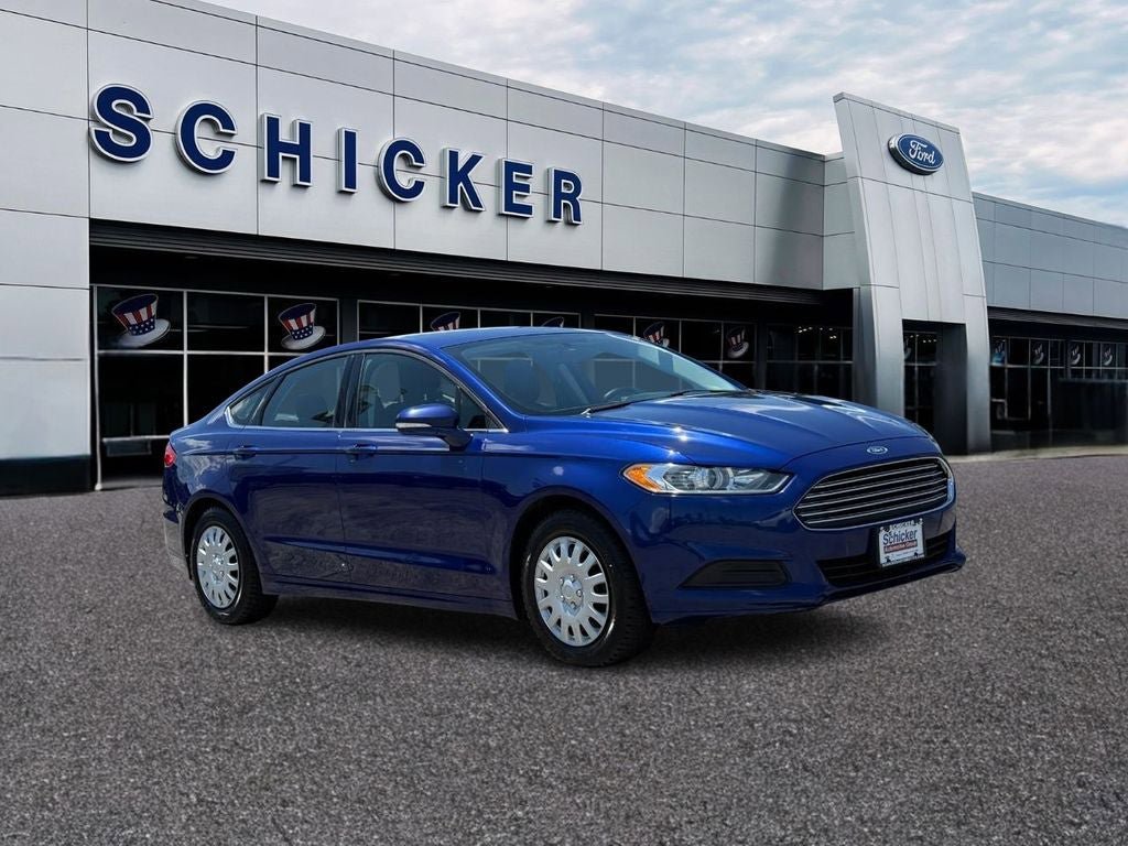 Used 2015 Ford Fusion SE FWD image 1