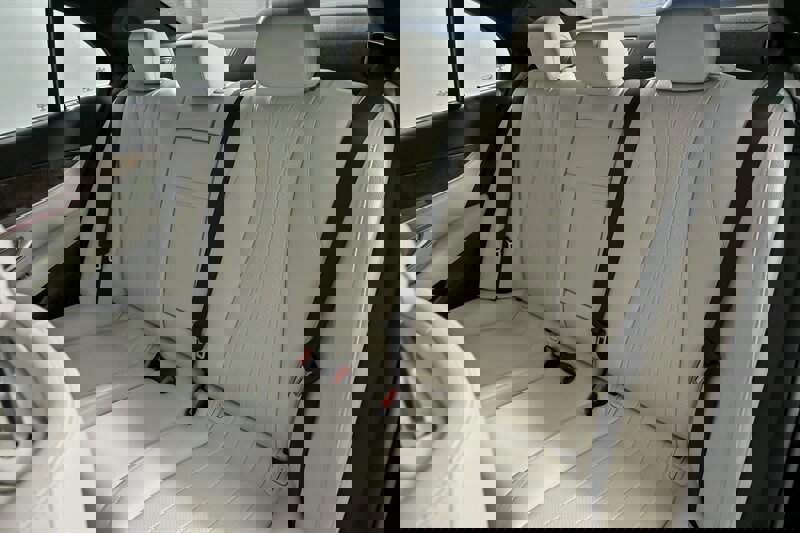 Used 2017 Mercedes-Benz E 300 4MATIC image 24