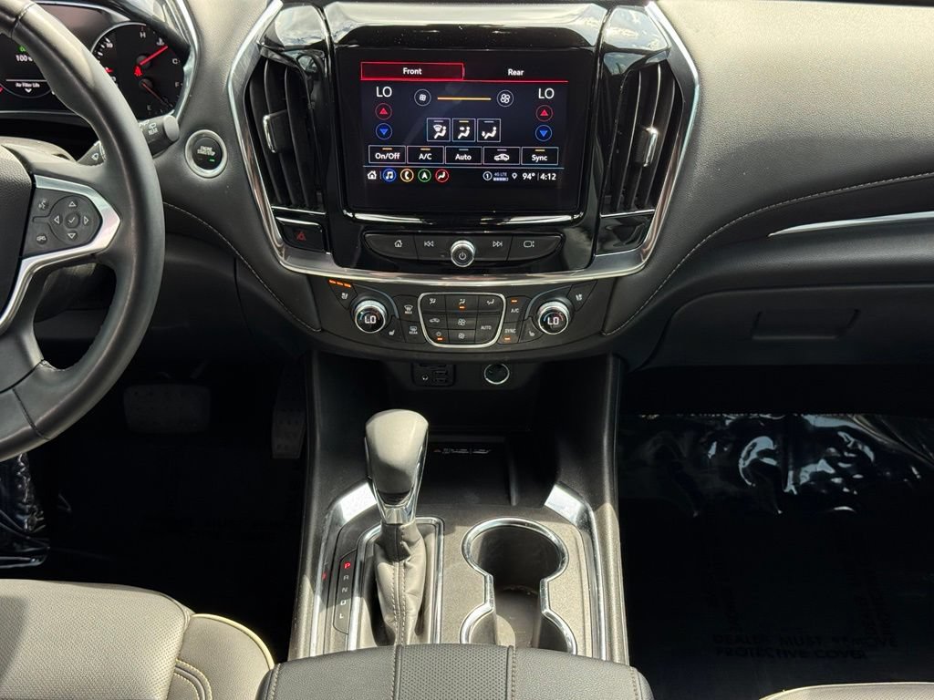 Used 2023 Chevrolet Traverse Premier FWD image 32