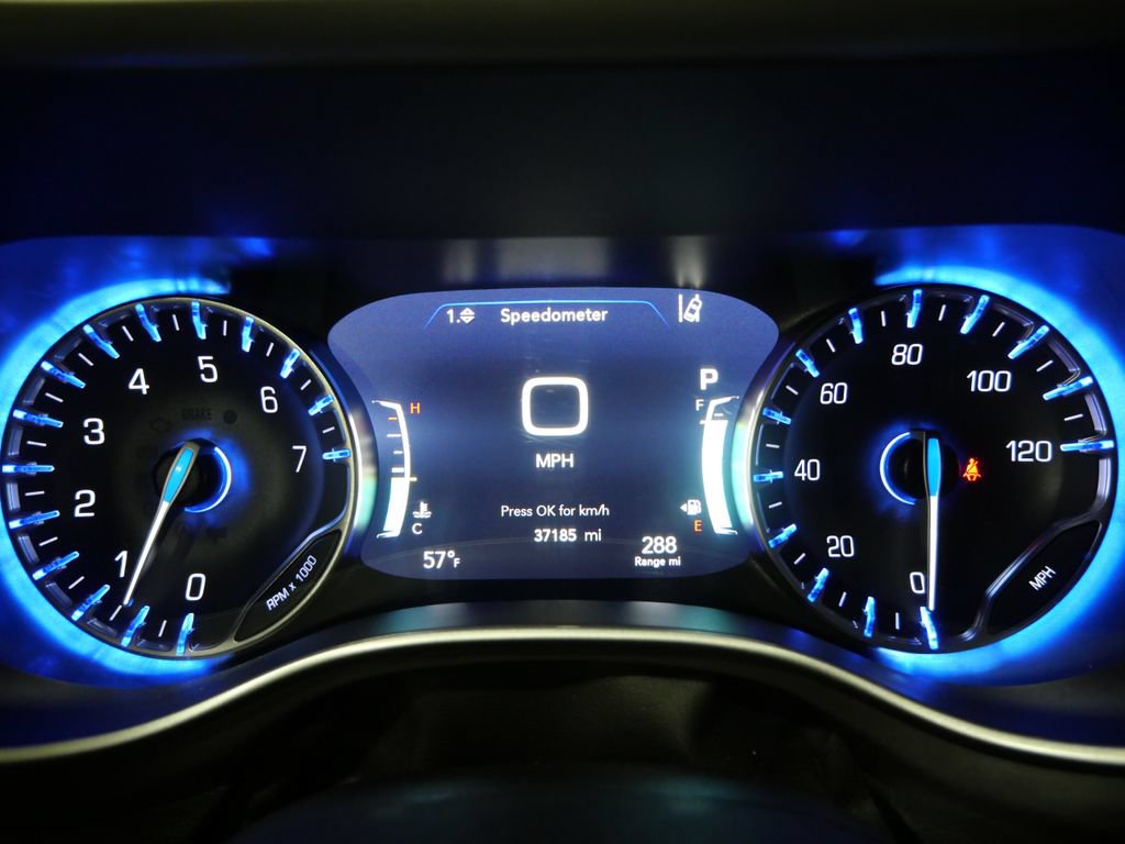 Used 2025 Chrysler Pacifica Select FWD image 15
