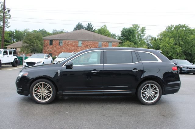 Used 2019 Lincoln MKT AWD image 5