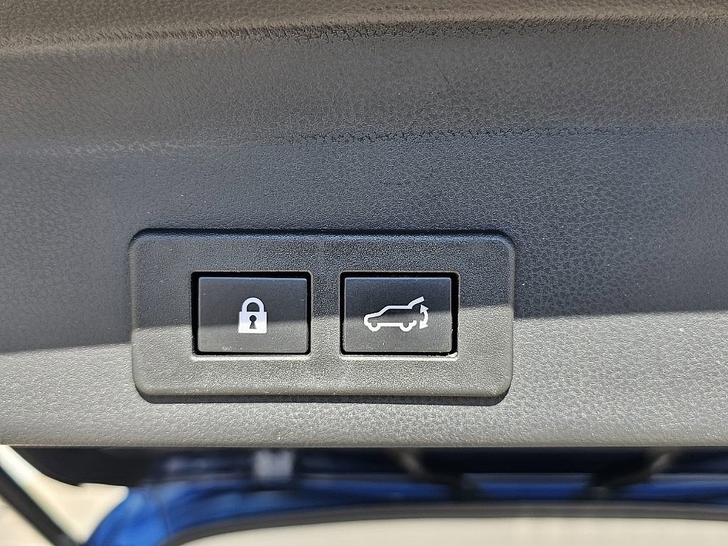 Used 2021 Subaru Ascent Premium w/ Convenience Package image 13