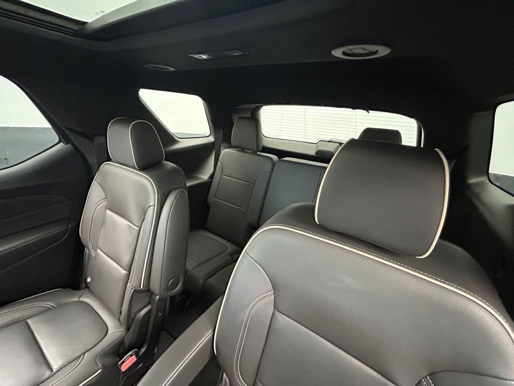 Used 2023 Chevrolet Traverse Premier w/ Redline Edition image 40