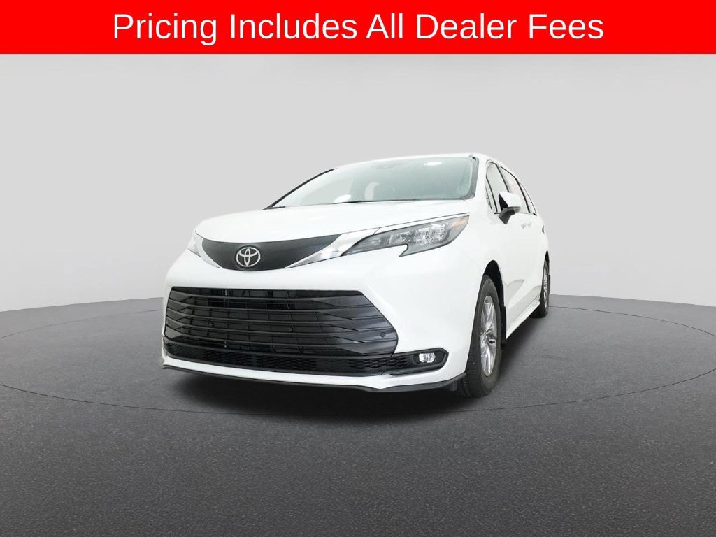 New 2026 Toyota Sienna XLE FWD image 32