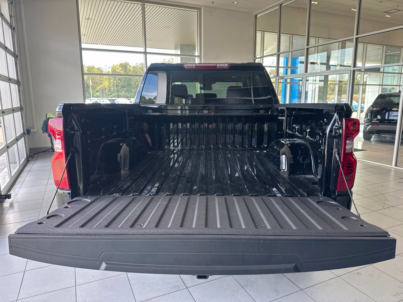 New 2026 Chevrolet Silverado 1500 Custom AWD/4WD image 11