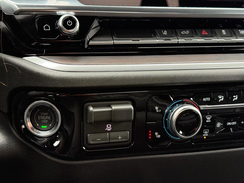 New 2026 GMC Sierra 2500 SLT image 13