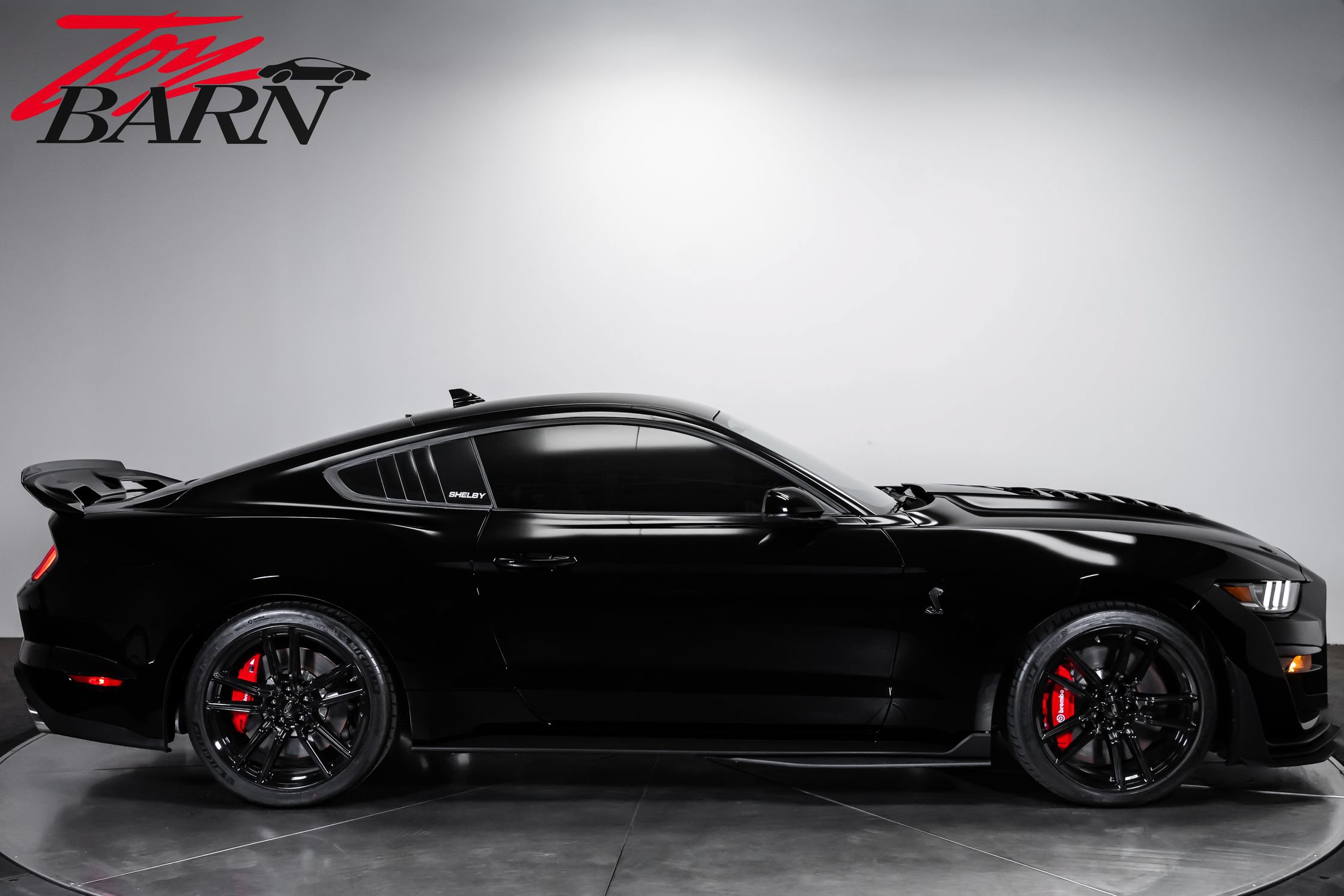 Used 2021 Ford Mustang Shelby GT500 w/ Technology Package RWD image 6
