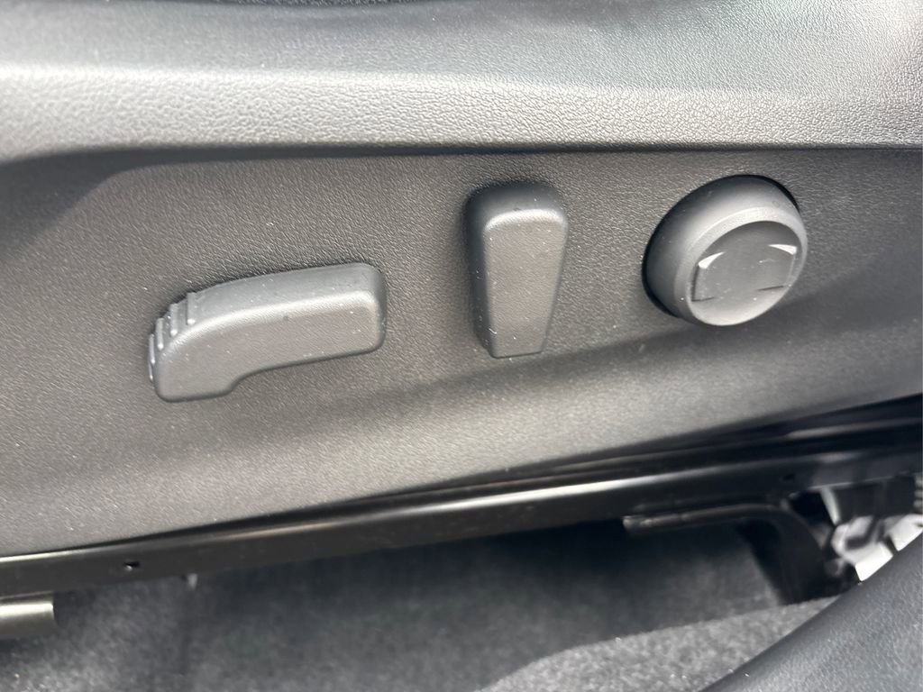 Used 2023 Subaru Forester Premium image 40