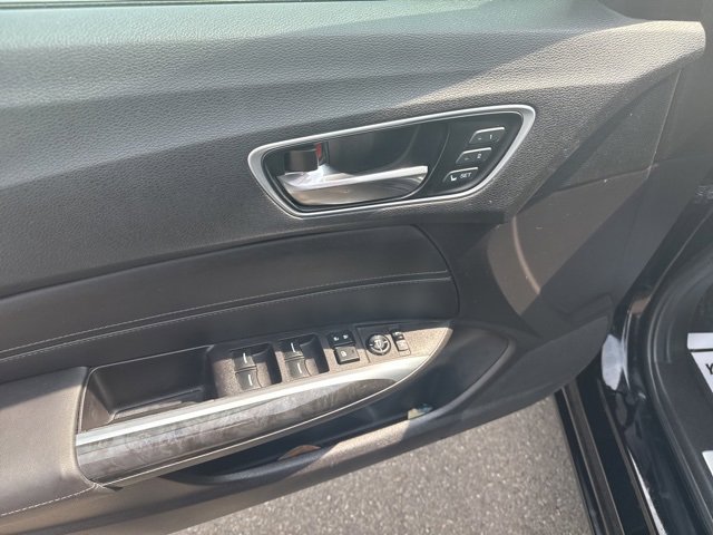 Used 2018 Acura TLX w/ Technology Package image 18