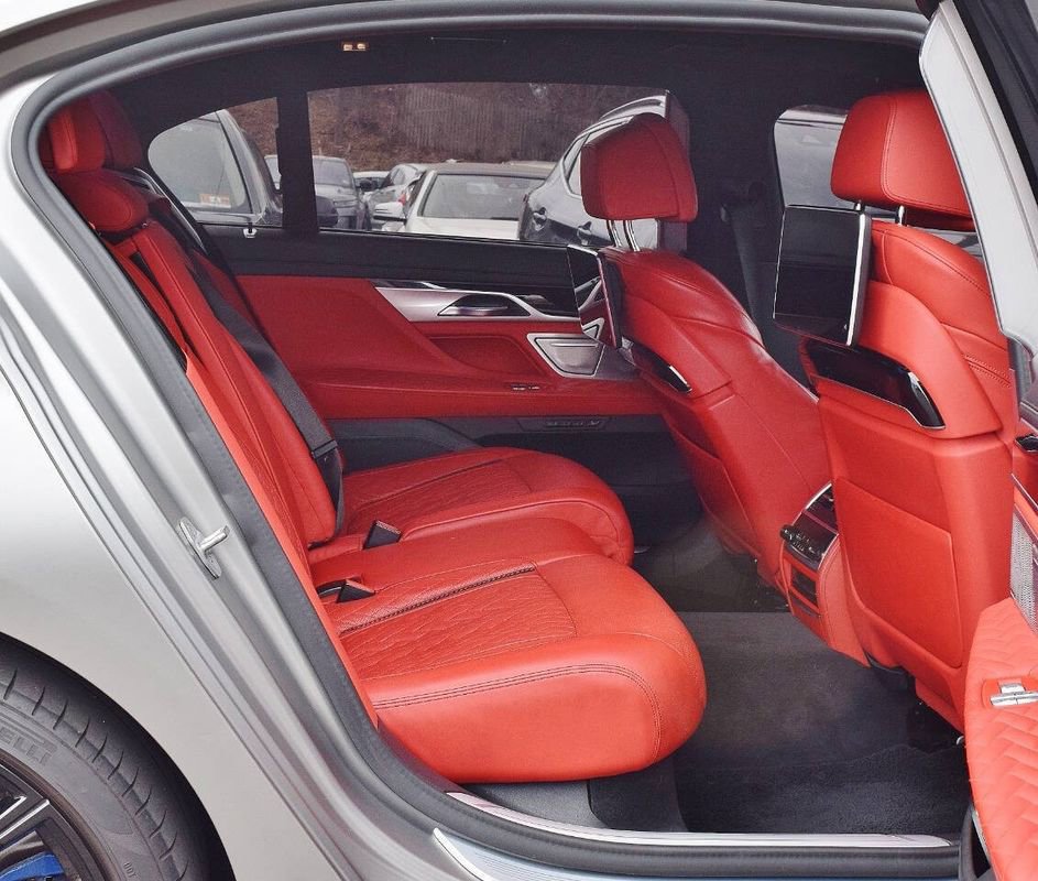 Used 2022 BMW M760i xDrive w/ Luxury Rear Seating Package image 51