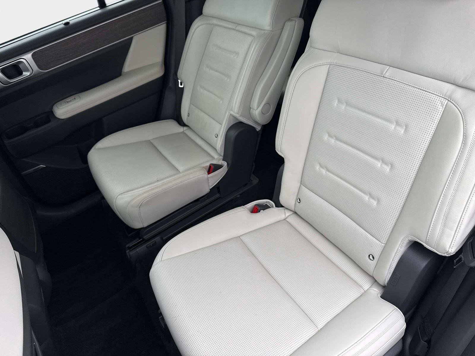 Used 2024 Hyundai Santa Fe Calligraphy image 13