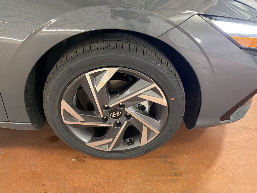 New 2026 Hyundai Elantra Limited image 10