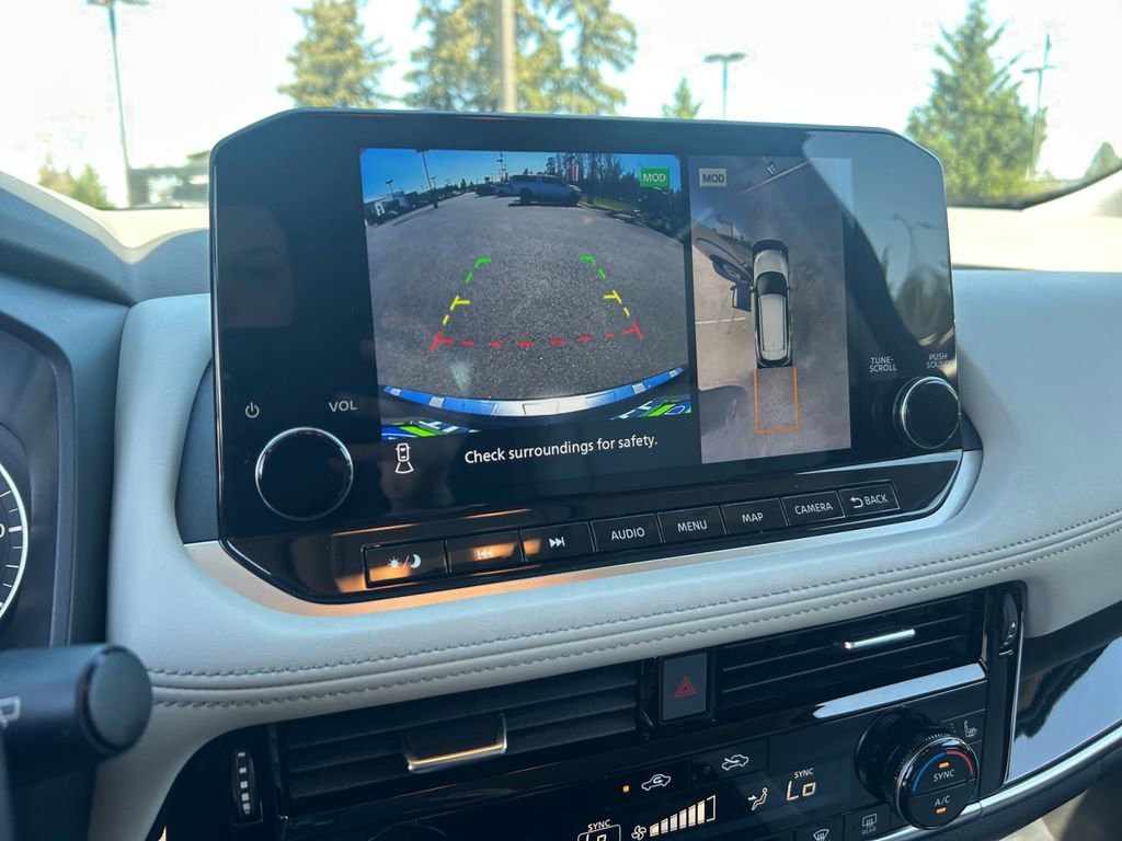 Used 2023 Nissan Rogue SL w/ SL Premium Package image 19