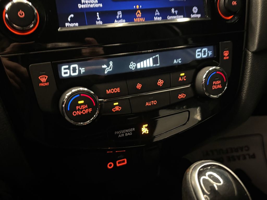 Used 2019 Nissan Rogue SV w/ Premium Package AWD/4WD image 16