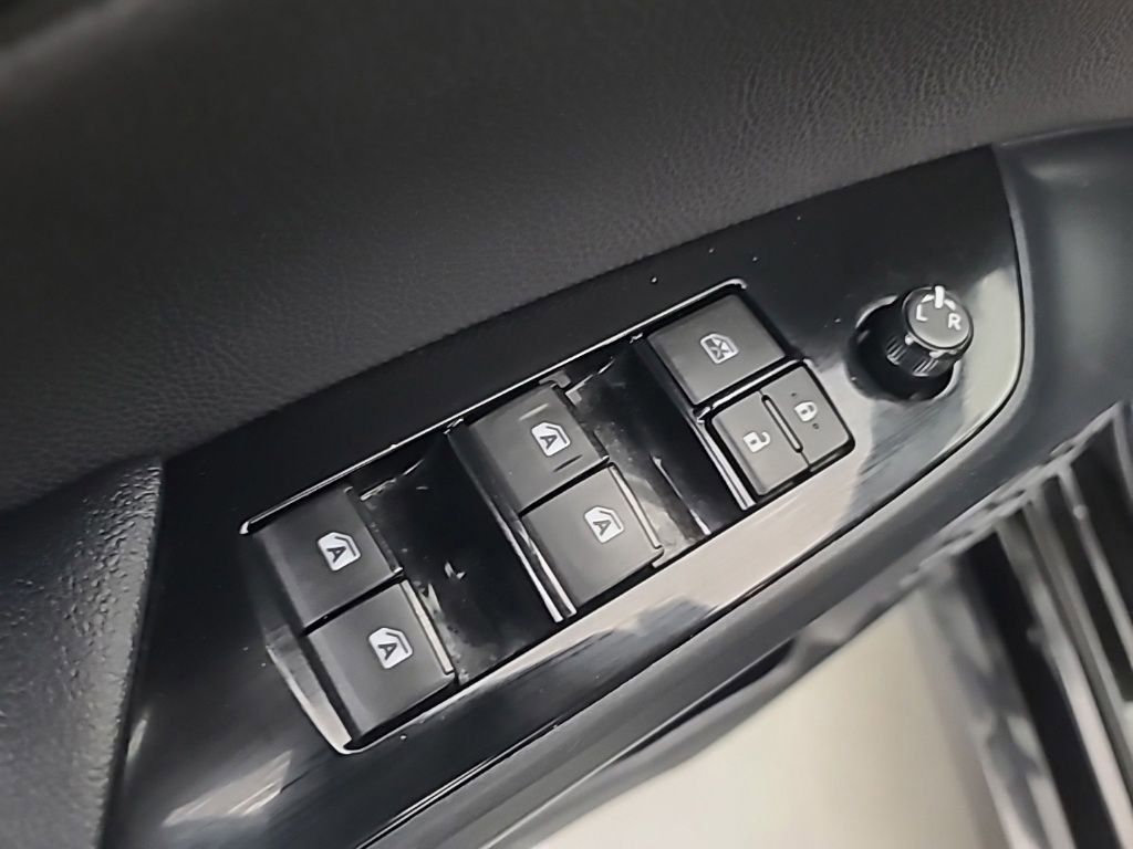 Used 2016 Toyota Prius Three w/ Advanced Technology Package FWD image 23