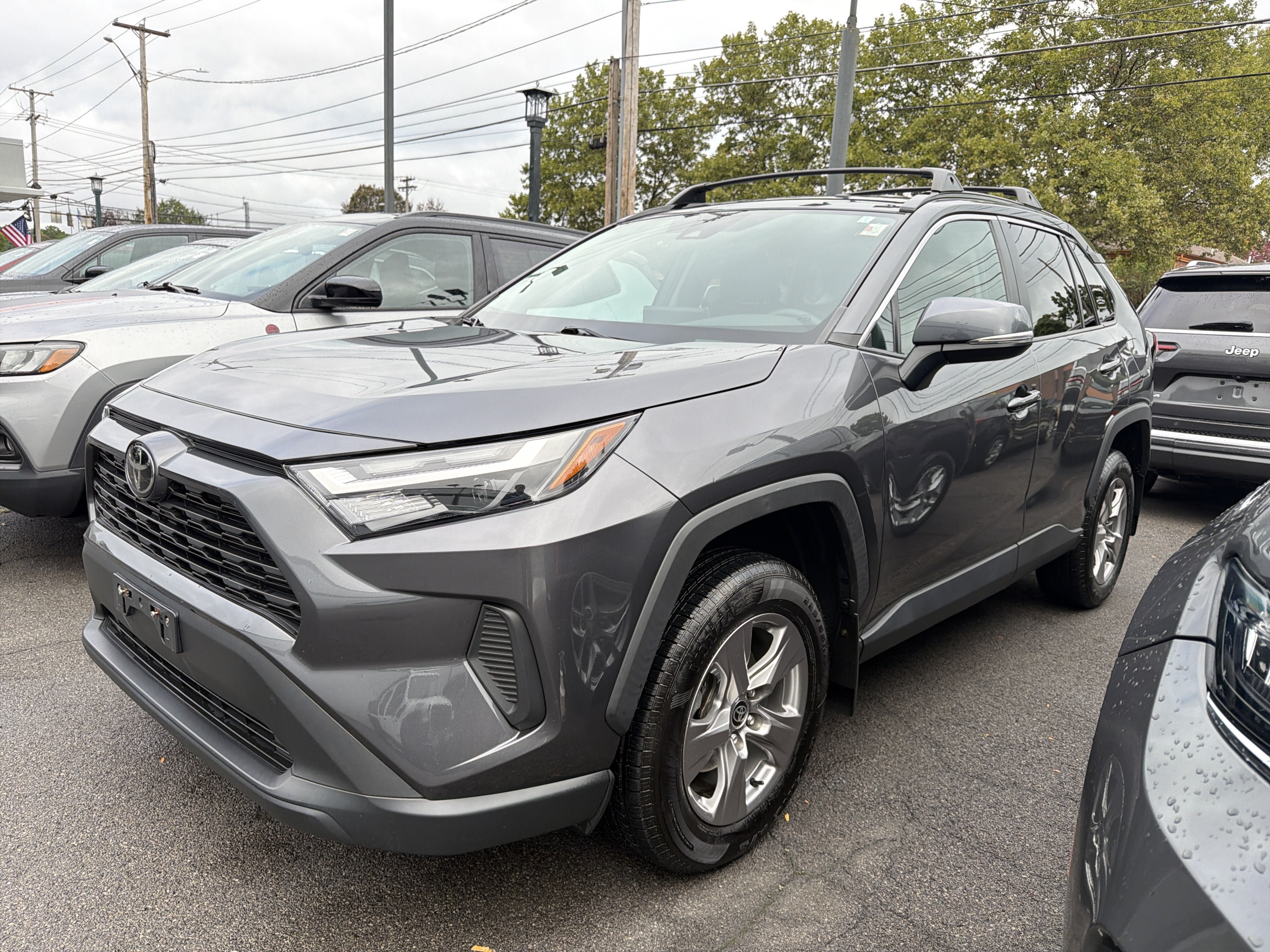 Used 2023 Toyota RAV4 XLE AWD/4WD image 4