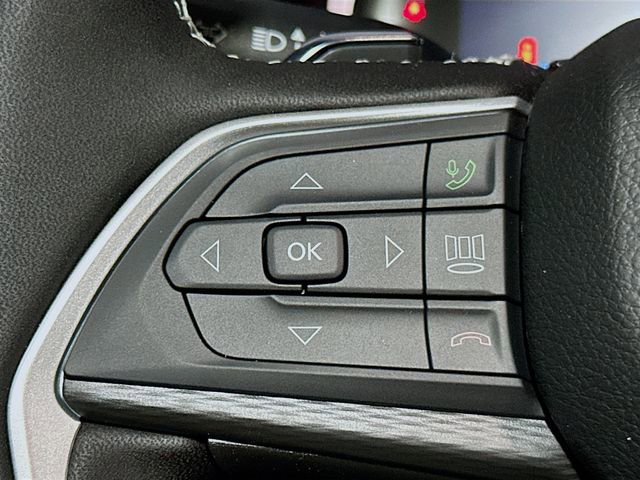 New 2025 Jeep Grand Cherokee Altitude image 28