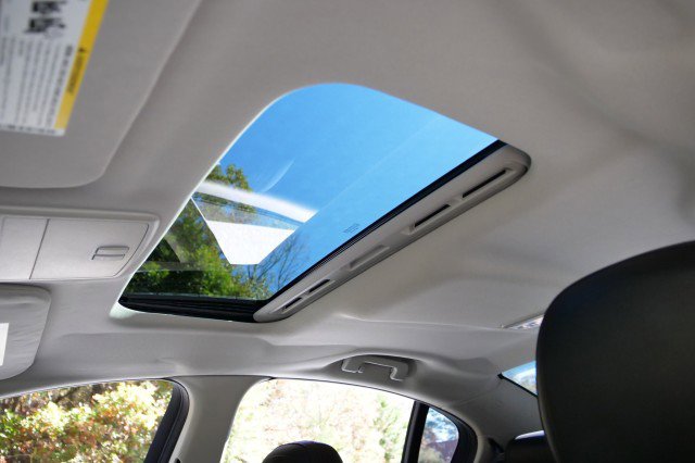 Used 2017 Chevrolet SS / 6.2L V8 / Cooled Seats / Sun image 54