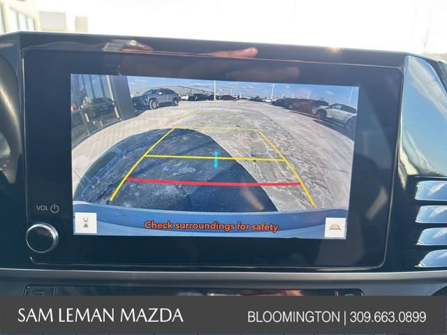 Used 2025 Toyota Camry SE image 6