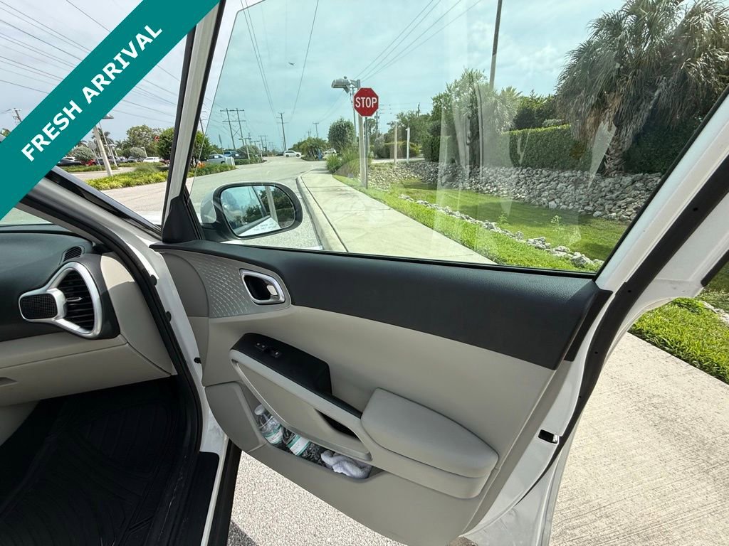 Used 2021 Kia Soul LX FWD image 15